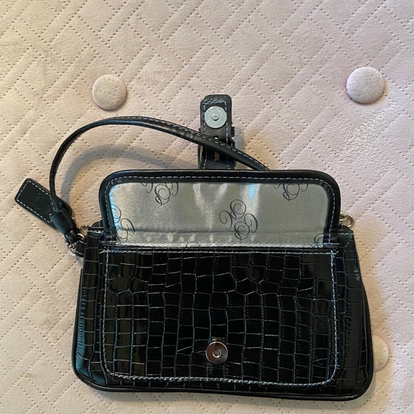 Avon black faux patent leather clutch purse - Picture 3 of 12